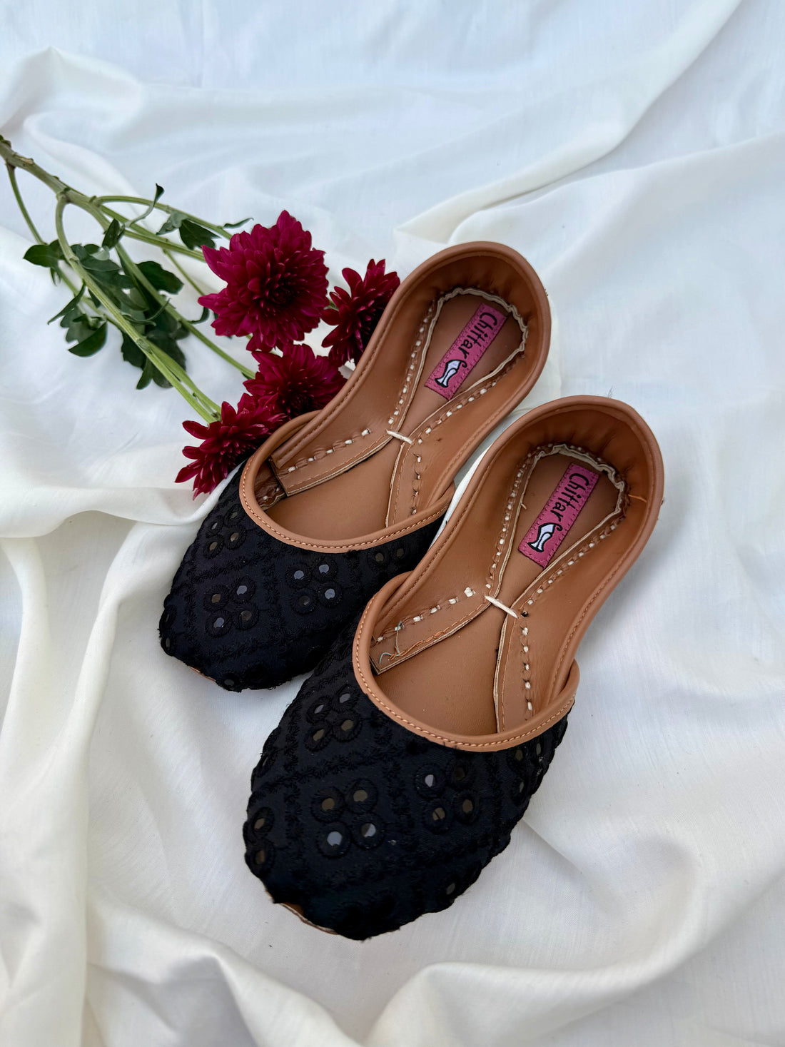 Inara- Black