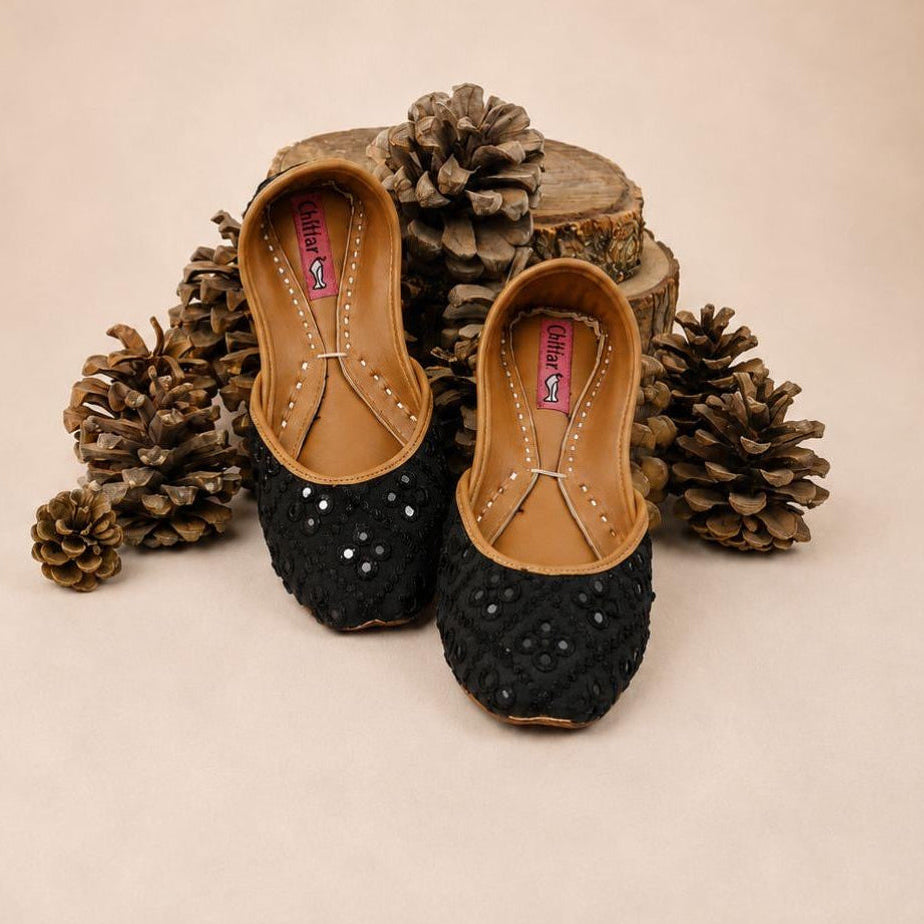 Inara- Black